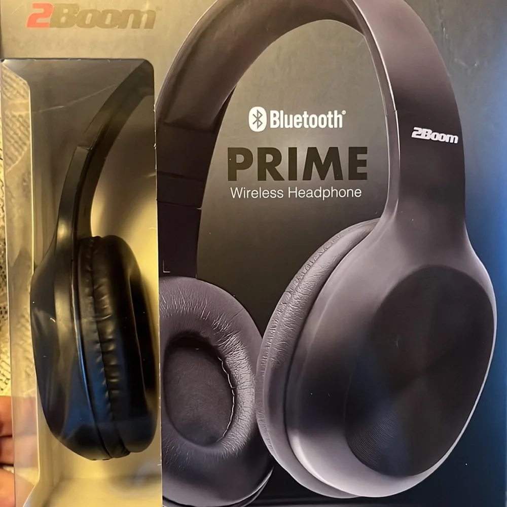 Wireless Bluetooth Headphones with built in microphone for all your gaming
